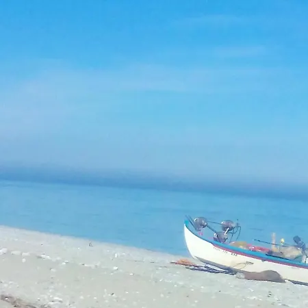 2 Bedrooms Appartement At Leptokarya 100 M Away From The Beach With Sea View Enclosed Garden And Wifi *
