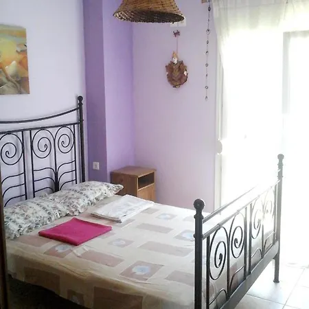 2 Bedrooms Appartement At Leptokarya 100 M Away From The Beach With Sea View Enclosed Garden And Wifi Apartamento *